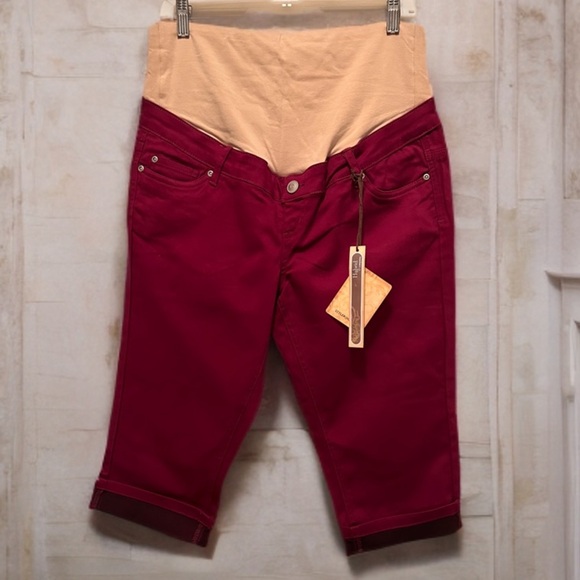 NWT Women's Maternity Denim Cropped Over The Belly Shorts Burgundy Size L - Picture 6 of 7